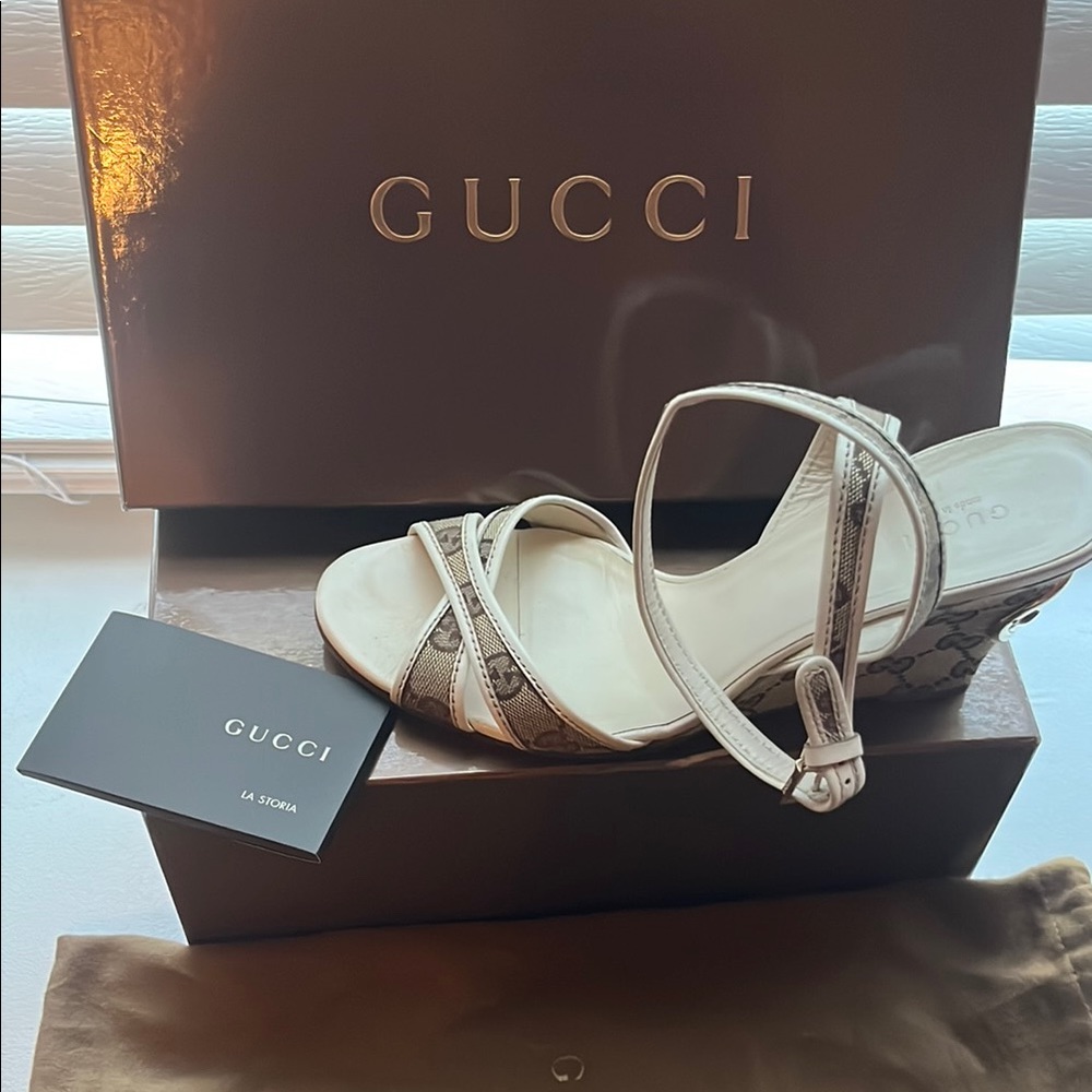 Gucci White Wedge Sandals with Strappy Design - Picture 1 of 3